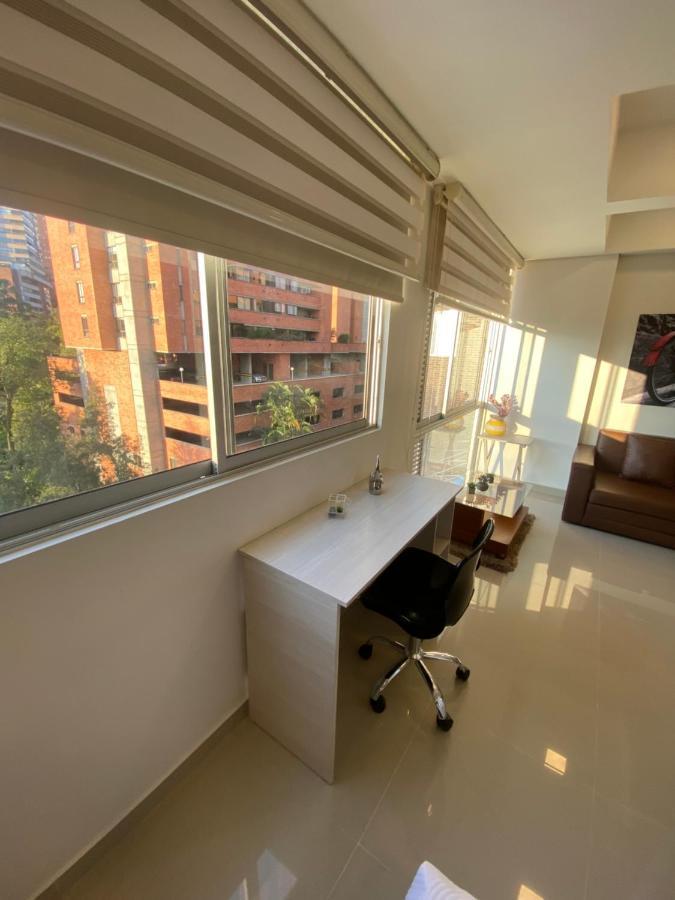 Apartasuite Moderna - En El Corazon Del Poblado Medellín Exterior foto